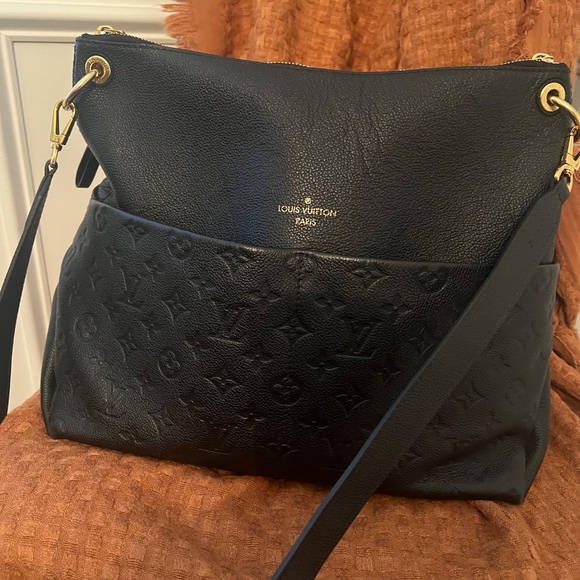 Louis Vuitton Hobo purse - Picture 1 of 16